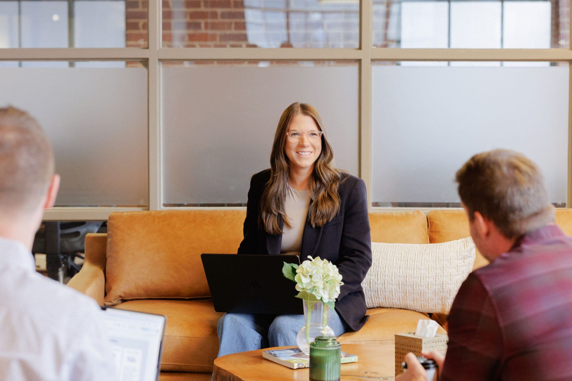 cloud-connex-girl-working-on-couch